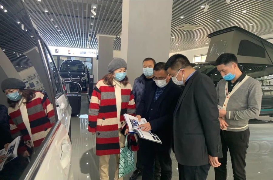 海亮集團(tuán)向諸暨市急救中心捐贈7輛救護(hù)車